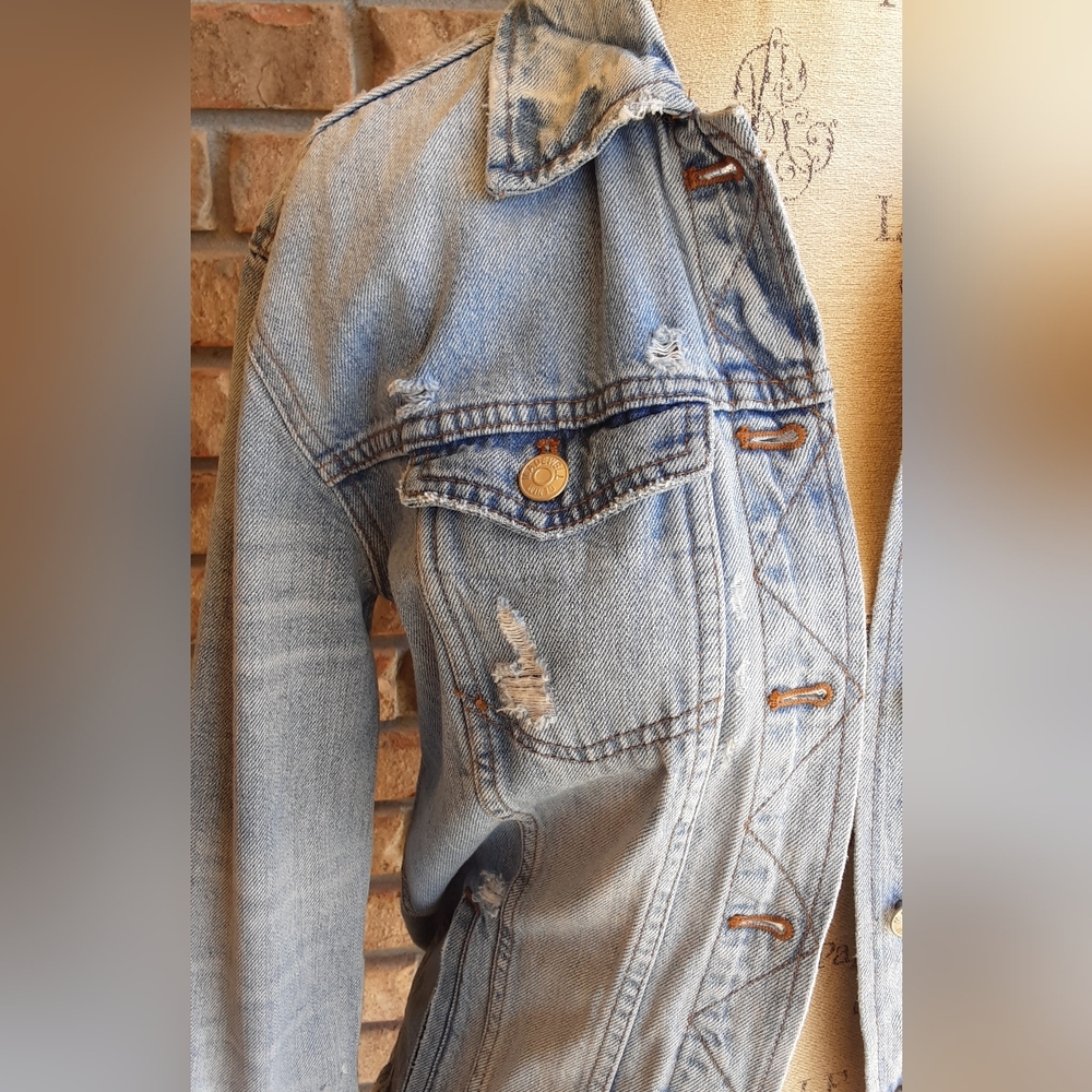 Madewell Classic Blue Distressed Denim Jacket - Picture 2 of 7